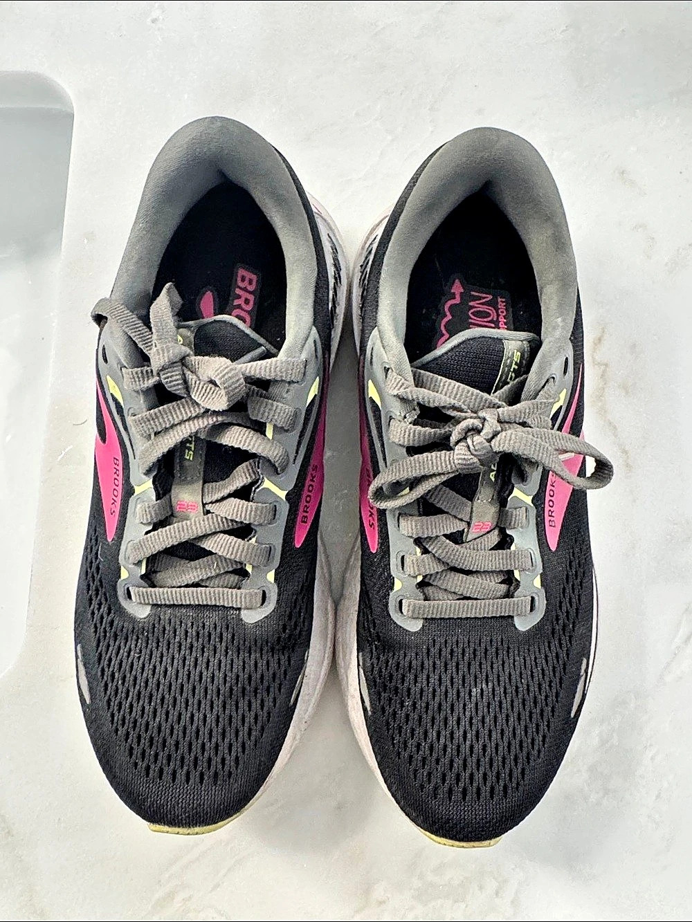 Brooks Adrenaline GTS 22 Women's Black & Pink Athletic Shoes